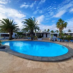 Playa Bastian - Piscina Climatizada - Wifi - Playa 1 Min. Apartment