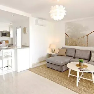 Ground Floor With Private Garden, Charcos Apartment